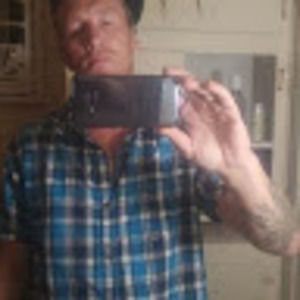 Meet your Posher, Dennis